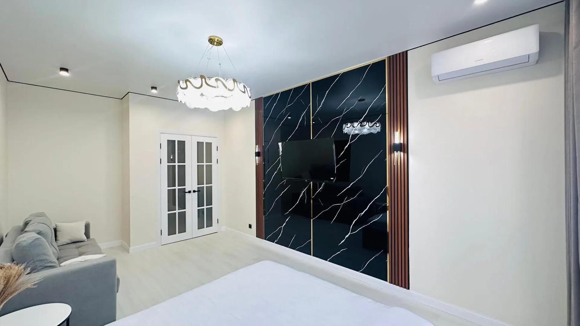 Shabyt One-Room Apartment With Stylish Renovation Αστάνα
